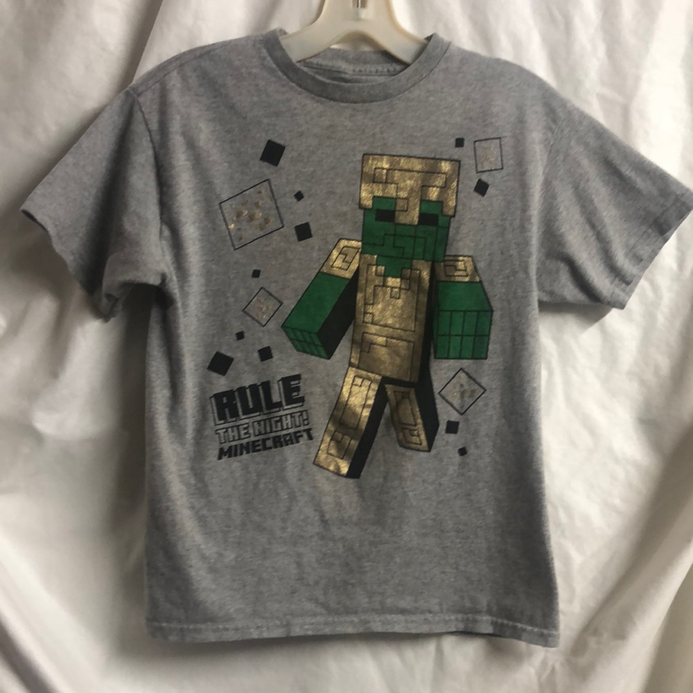 Boys gray medium Minecraft t-shirt guc